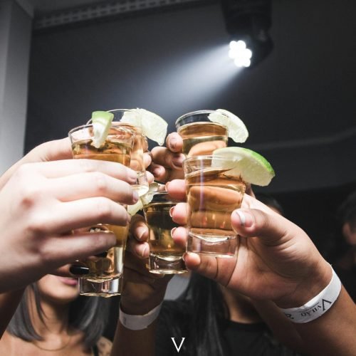 pexels-isabella-mendes-107313-1304475 Experiencias VIP vida nocturna en Barcelona